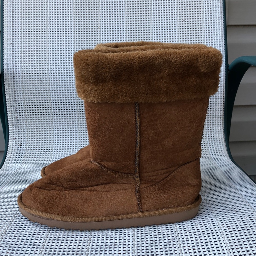 Eskis women’s brown pull on faux suede boots